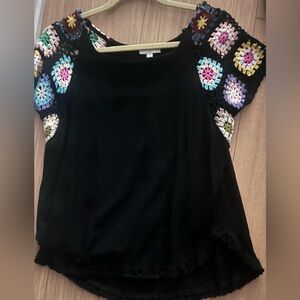 Umgee black small floral short sleeve top